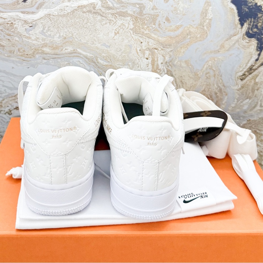 Louis Vuitton X NIKE AIR FORCE 1 Calfskin Monogram Mens Low Top White Sneakers - Picture 4 of 15